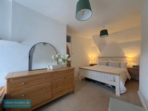 Bedroom- click for photo gallery